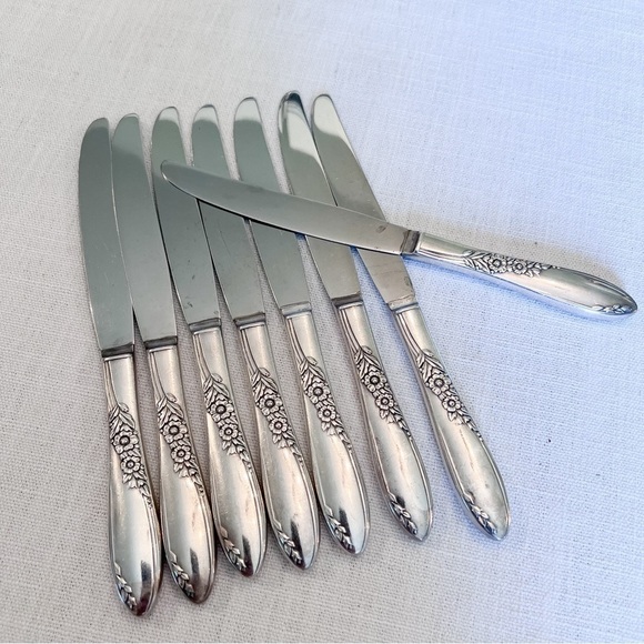 8 Oneida Dinner Knives Country Lane Pattern Wm A Rogers Flatware Silverplate - Picture 2 of 4